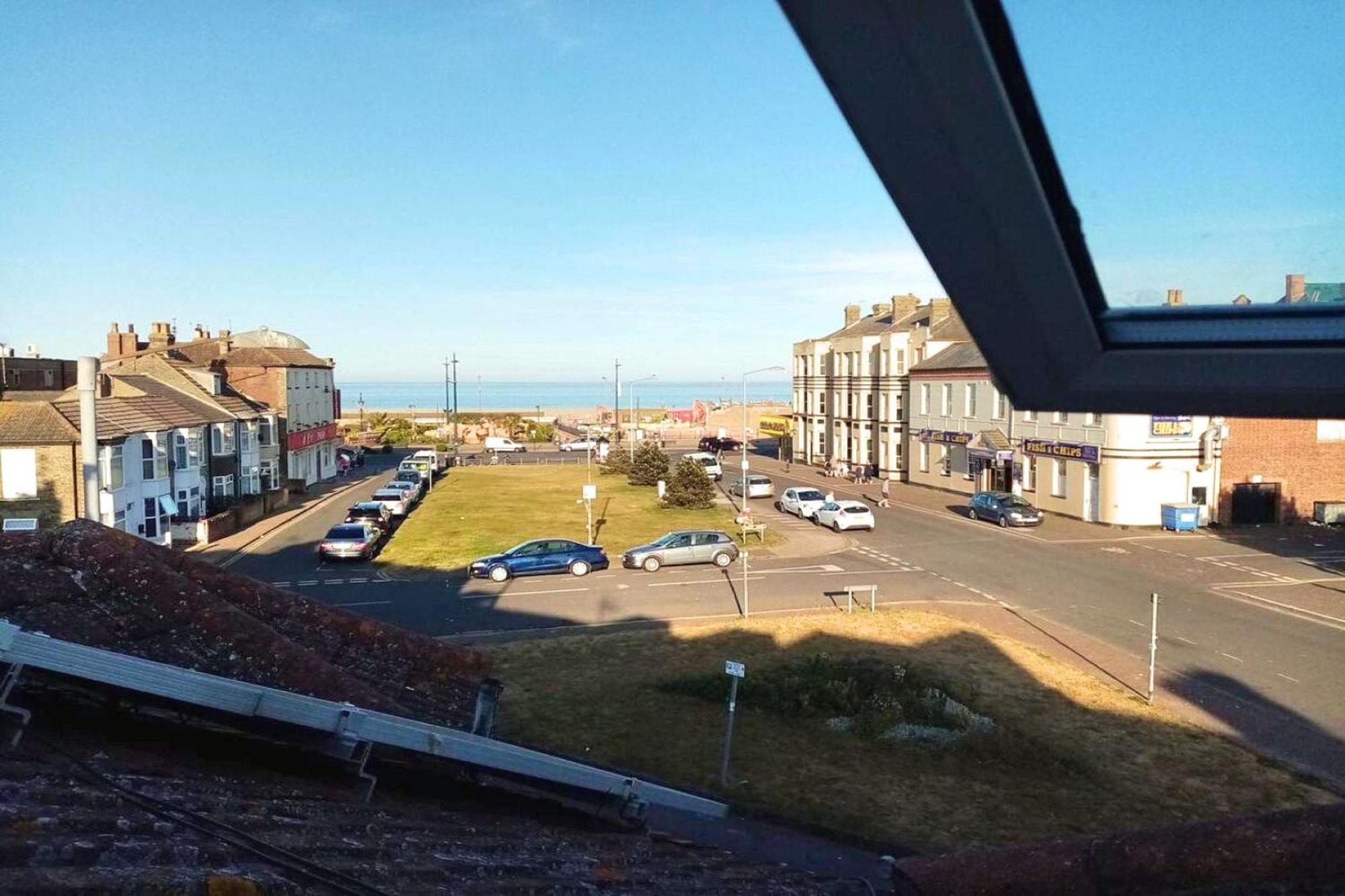 Fjaerland Hotel Great Yarmouth Exterior photo